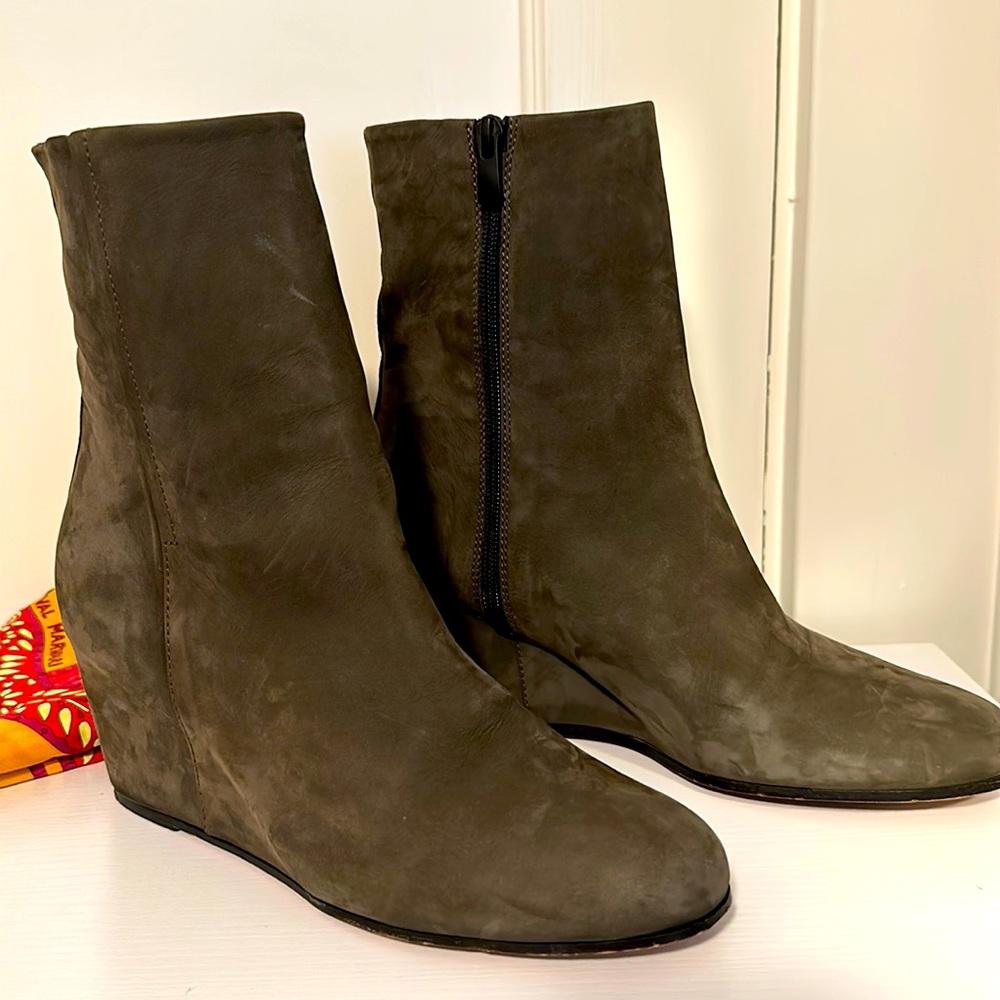 Vince Boots Suede Olive